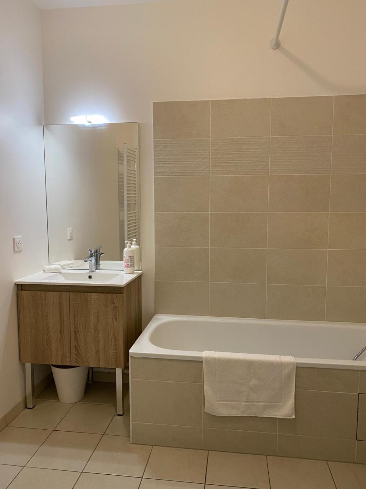 Spacieux Terrasse Metro Hopital 4pers Wifi Appartamento Villejuif